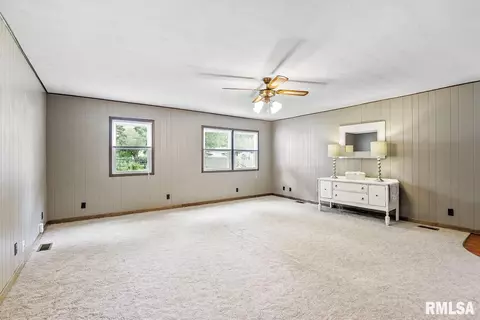 1925 S Douglas Ave, Springfield, IL 62704 photo 12