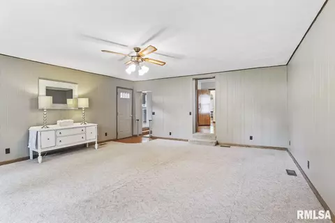 1925 S Douglas Ave, Springfield, IL 62704 photo 13