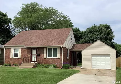1927 36th St, Moline, IL 61265 photo 1