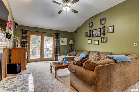 90 Walnut Valley Dr, Springfield, IL 62702 photo 17