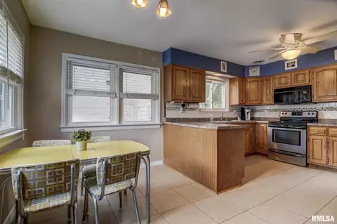 1901 Marland St, Springfield, IL 62702 photo 10