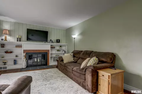 1901 Marland St, Springfield, IL 62702 photo 2