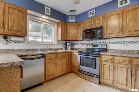 1901 Marland St, Springfield, IL 62702 photo 7