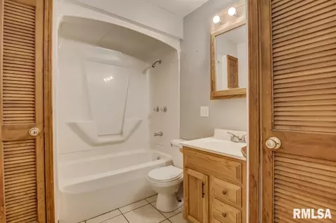 1812 E Bertman Ave, Springfield, IL 62702 photo 10