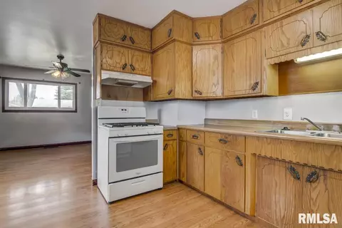 1812 E Bertman Ave, Springfield, IL 62702 photo 6