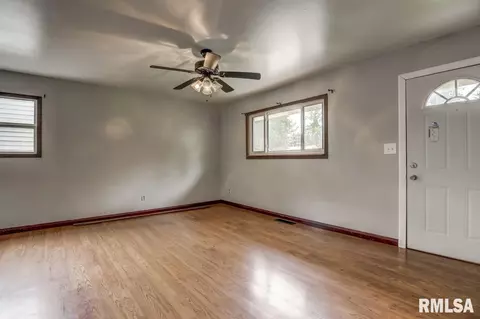 1812 E Bertman Ave, Springfield, IL 62702 photo 4