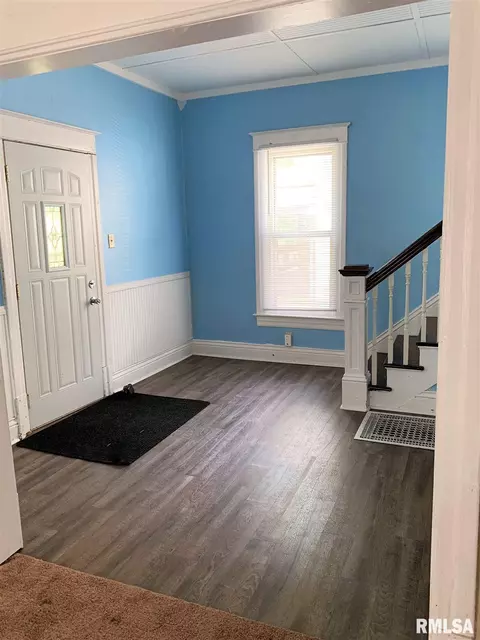 1330 N 2nd St, Springfield, IL 62702 photo 3