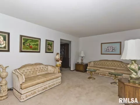 74 W Fairview Ln, Springfield, IL 62711 photo 4