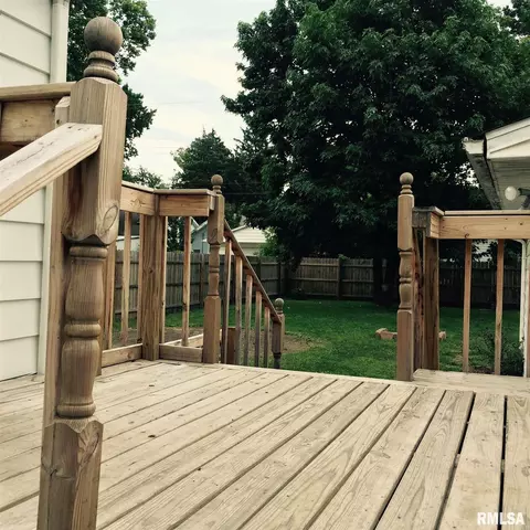 1022 N Osburn St, Springfield, IL 62702 photo 2