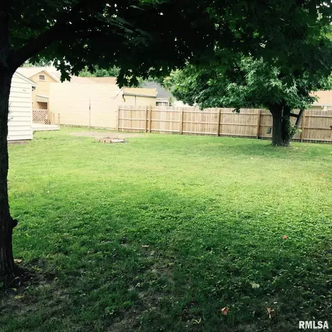 1022 N Osburn St, Springfield, IL 62702 photo 12