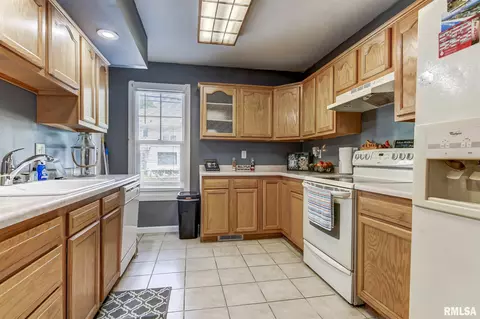 2000 S 4th St, Springfield, IL 62703 photo 7