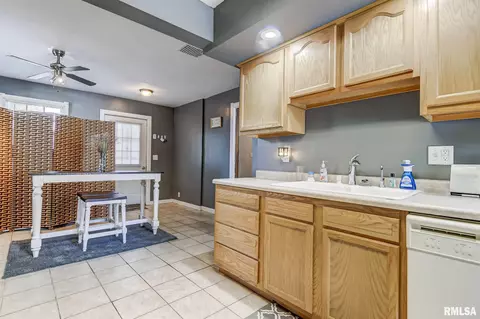 2000 S 4th St, Springfield, IL 62703 photo 9