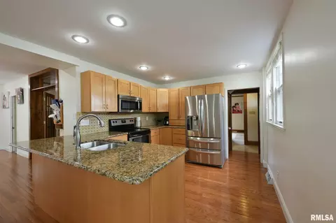1532 Bates Ave, Springfield, IL 62704 photo 17