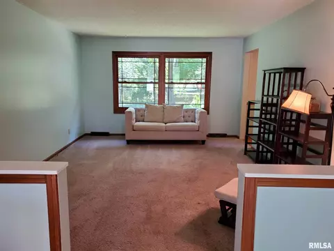 2020 Croydon Dr, Springfield, IL 62703 photo 4