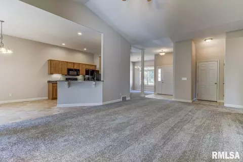 5301 Turnstone Rd, Springfield, IL 62711 photo 4