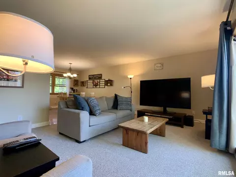 65 Greencastle Cir, Springfield, IL 62712 photo 5