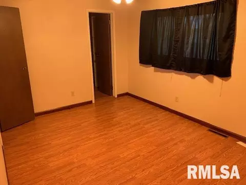 2900 Lyn St, Springfield, IL 62702 photo 7