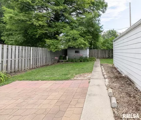 2420 S Pasfield St, Springfield, IL 62704 photo 2