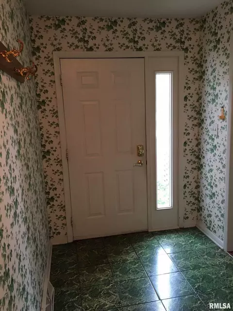 119 White Birch Rd, Springfield, IL 62712 photo 2