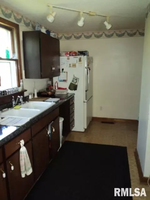 54 East St, Saint Augustine, IL 61474 photo 4
