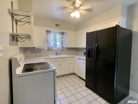 1828 Holmes Ave, Springfield, IL 62704 photo 12