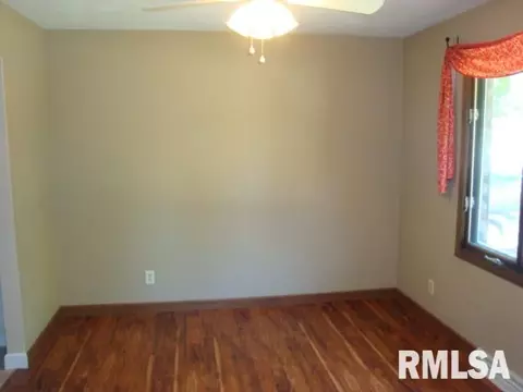 3305 Haviland Dr, Springfield, IL 62704 photo 2