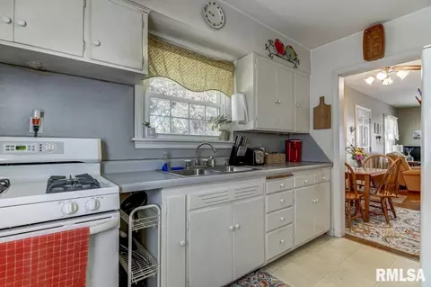 2224 S Pasfield St, Springfield, IL 62704 photo 10