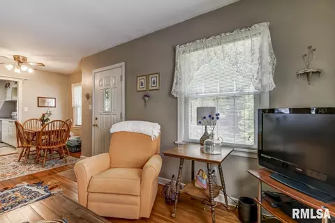 2224 S Pasfield St, Springfield, IL 62704 photo 4
