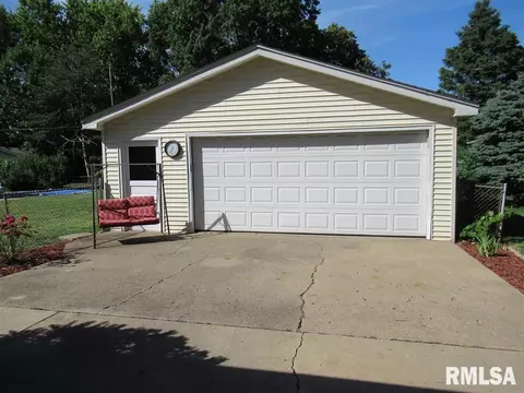 126 Collier Dr, Springfield, IL 62704 photo 4
