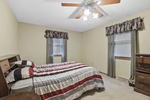 26309 E 2nd Rd, Waggoner, IL 62572 photo 16