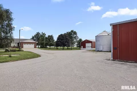 26309 E 2nd Rd, Waggoner, IL 62572 photo 22