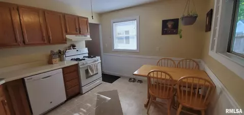 1025 W Centre St, Springfield, IL 62704 photo 5