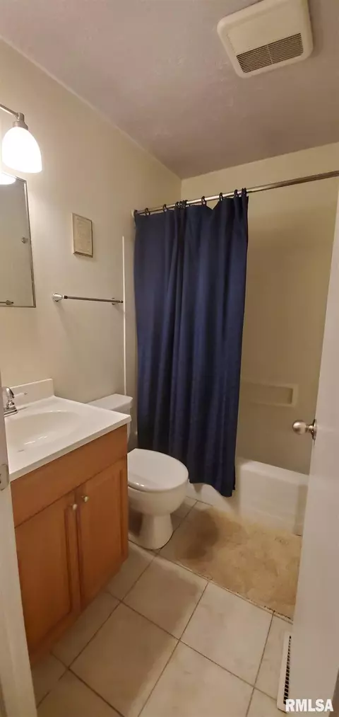 1025 W Centre St, Springfield, IL 62704 photo 14