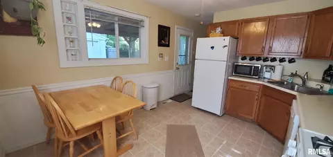 1025 W Centre St, Springfield, IL 62704 photo 4