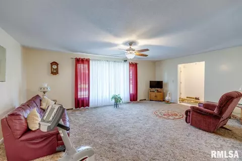 2213 Trowbridge Rd, Springfield, IL 62703 photo 6
