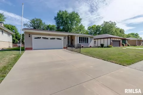 2213 Trowbridge Rd, Springfield, IL 62703 photo 1