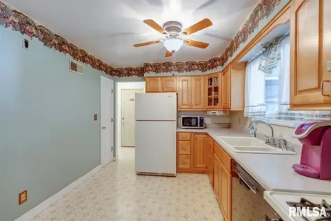 2213 Trowbridge Rd, Springfield, IL 62703 photo 8