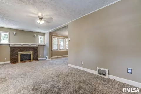 207 E Spruce St, Springfield, IL 62704 photo 6