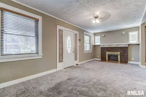207 E Spruce St, Springfield, IL 62704 photo 4