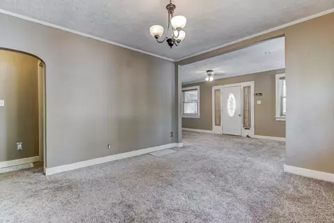 207 E Spruce St, Springfield, IL 62704 photo 10