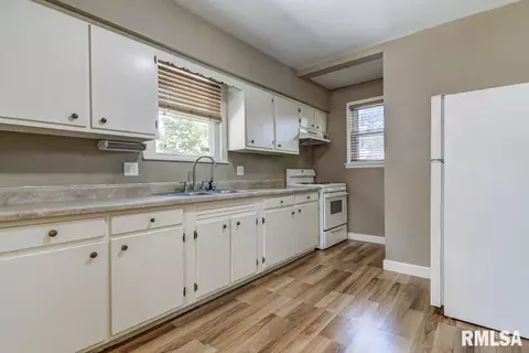 207 E Spruce St, Springfield, IL 62704 photo 13