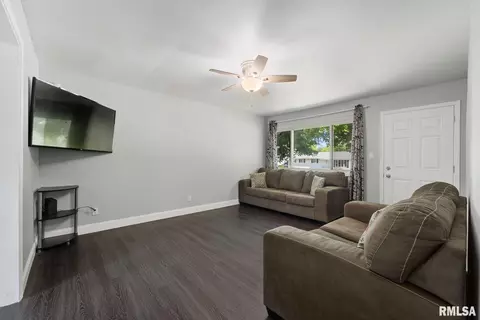 2828 Black Ave, Springfield, IL 62702 photo 12