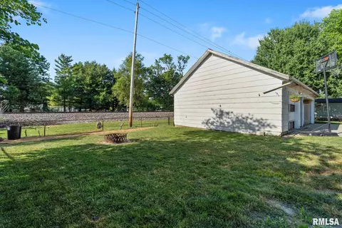 2828 Black Ave, Springfield, IL 62702 photo 9