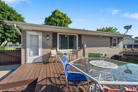 2828 Black Ave, Springfield, IL 62702 photo 6