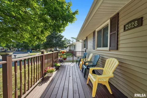 2828 Black Ave, Springfield, IL 62702 photo 2
