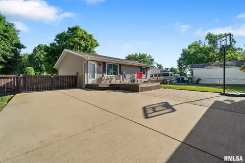 2828 Black Ave, Springfield, IL 62702 photo 8