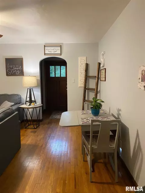 2136 S Walnut St, Springfield, IL 62704 photo 7