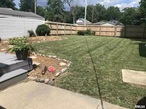 2136 S Walnut St, Springfield, IL 62704 photo 24