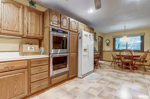 1110 Koke Mill Rd, Springfield, IL 62711 photo 10
