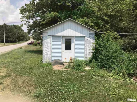 101 Ebony St, Thayer, IL 62689 photo 2